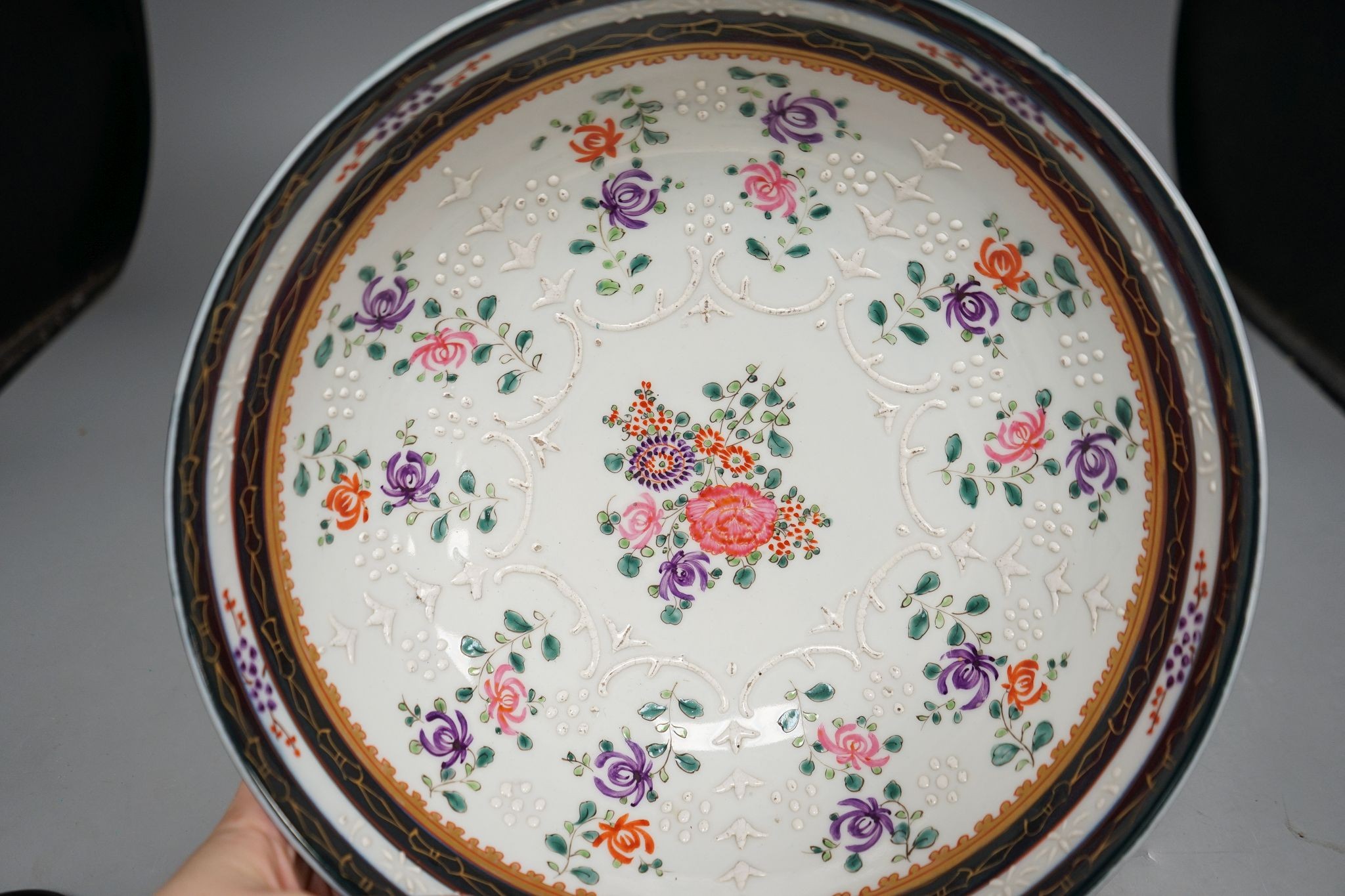 A 19th century Samson of Paris armorial bowl, 29cm diam